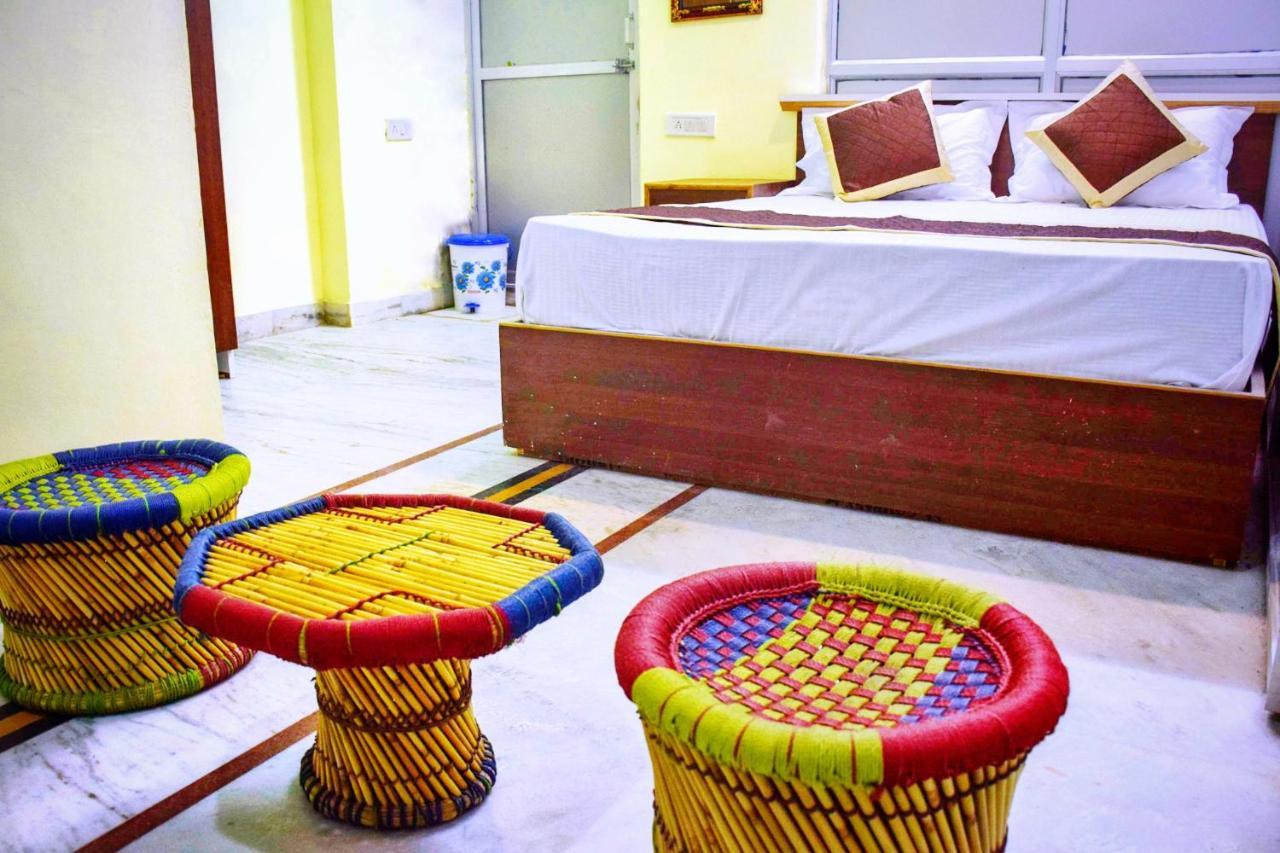 Pink City Hostel Jaipur Bagian luar foto